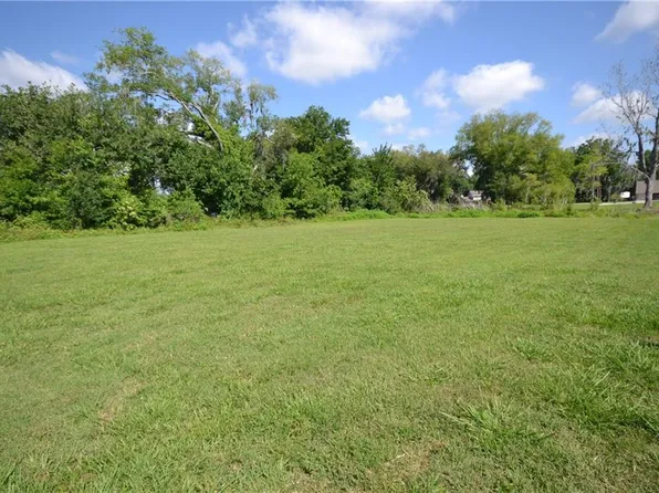 145 Pleasant Valley Dr, Des Allemands, LA 70030