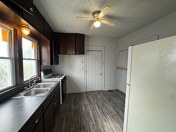 4th image of 618 South St #A
