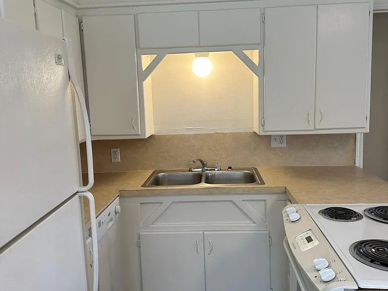 412A N Baumann Ave — Photo 5