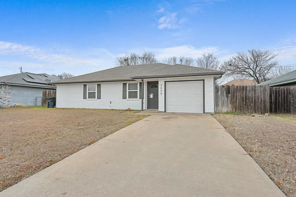 2608 Cross Timber Dr — Photo 2