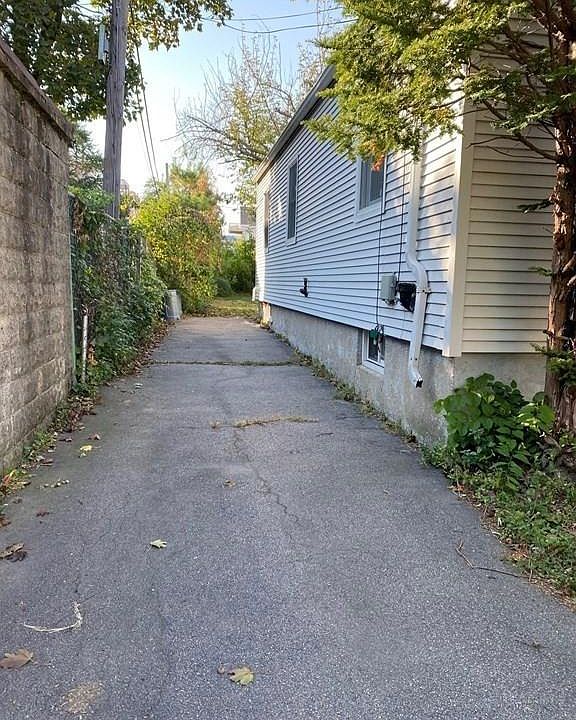 2nd image of 150 Sydney St