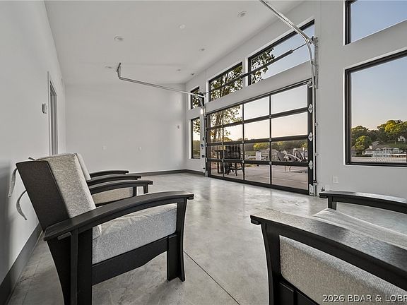 4th image of 5535 Deephaven Ln