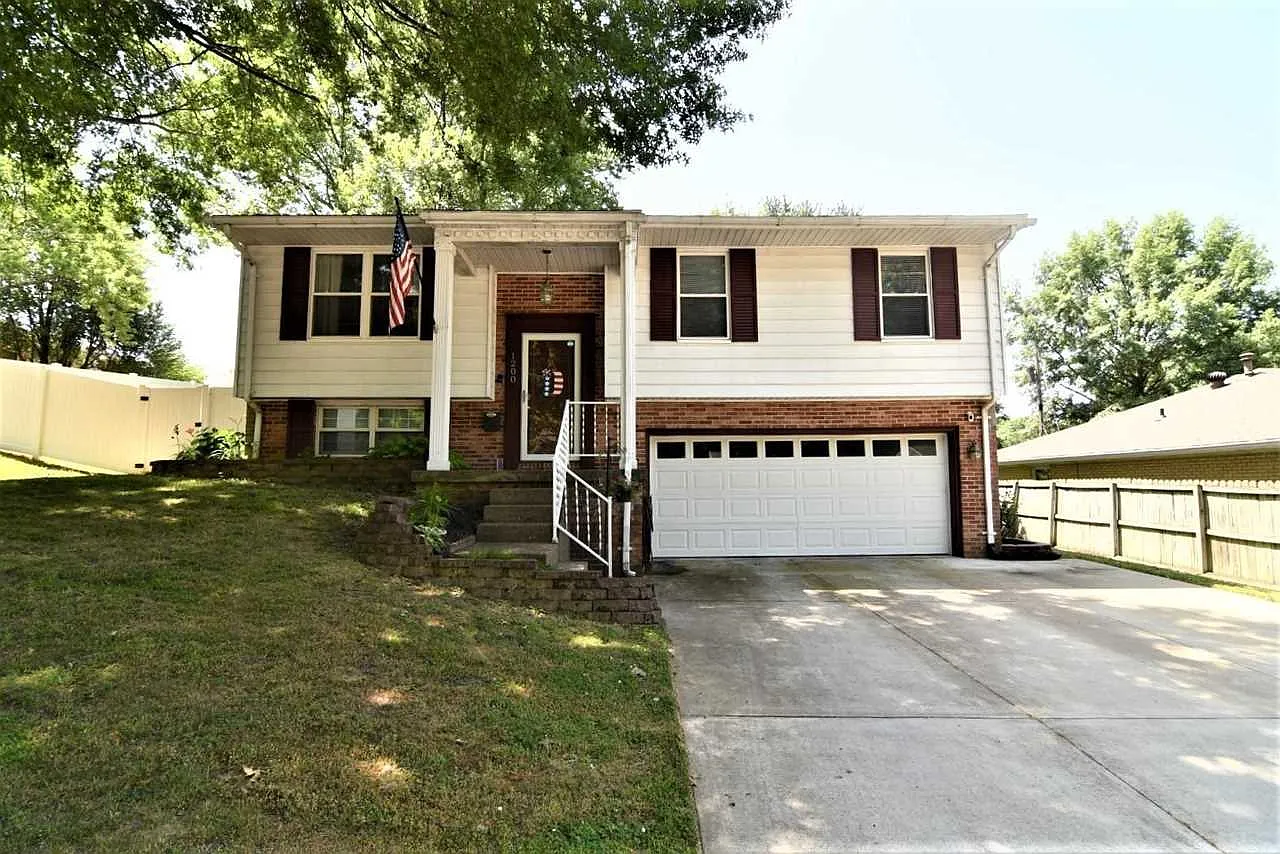 1200 Stonebridge Rd photo 1