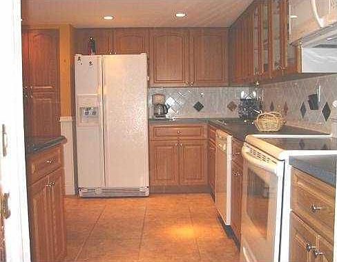 3rd image of 9903 Fairway Cove Ln