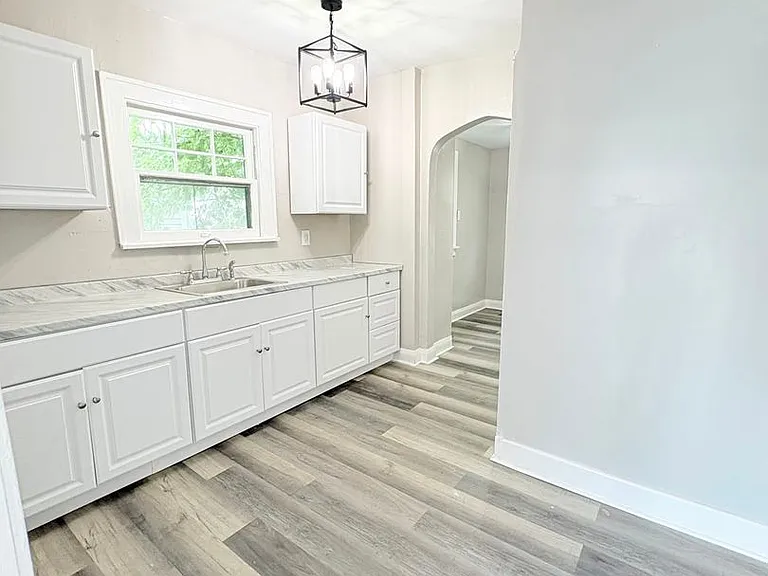 804 Alvison Rd — Photo 11