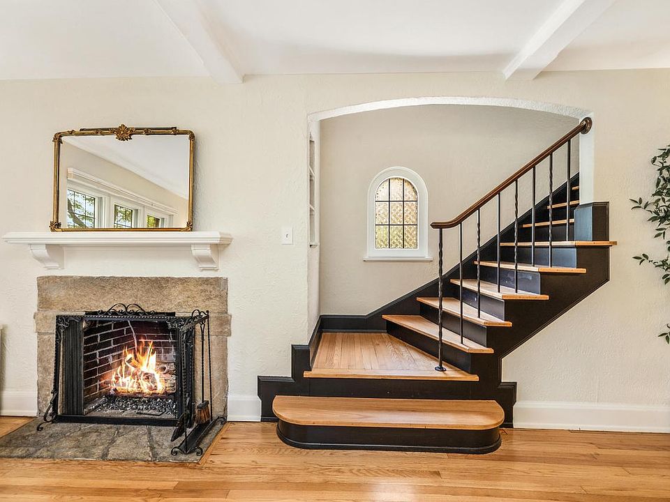 1st image of 820 East Lake Forest AVENUE