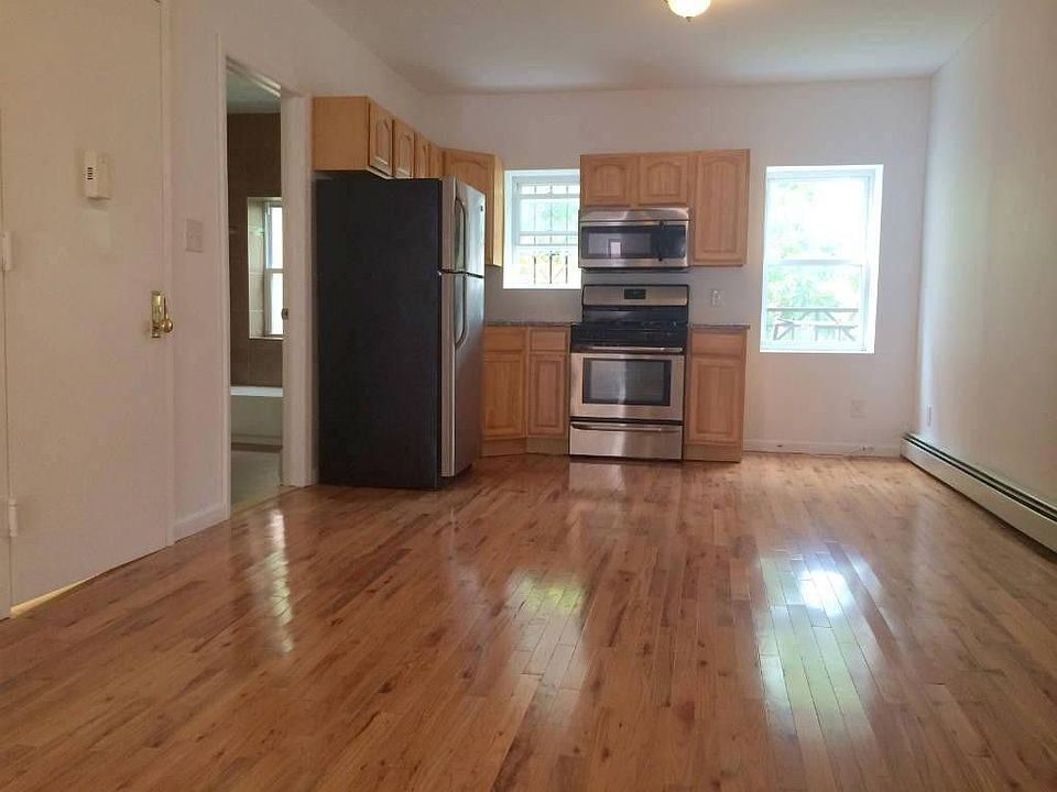 1st image of 1888 Park Ave APT 2