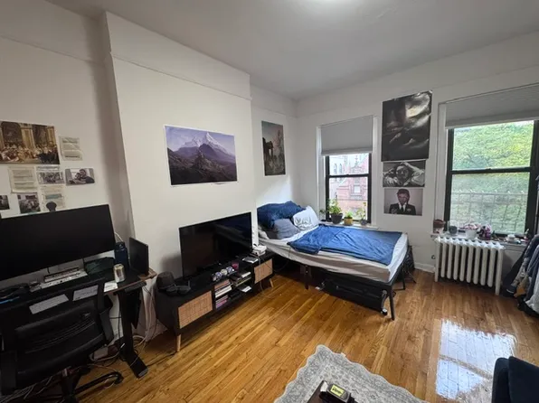 331 E 88th St #4B, New York, NY 10128