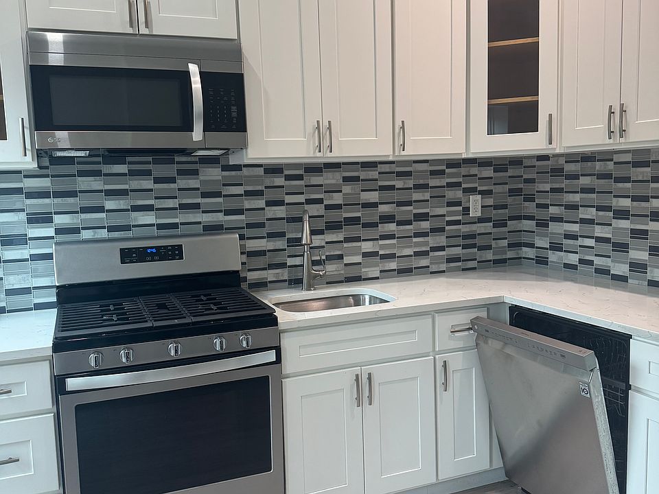 1st image of 263 Adelphi St APT 3