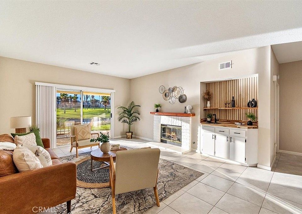 1st image of 163 Desert Falls Cir