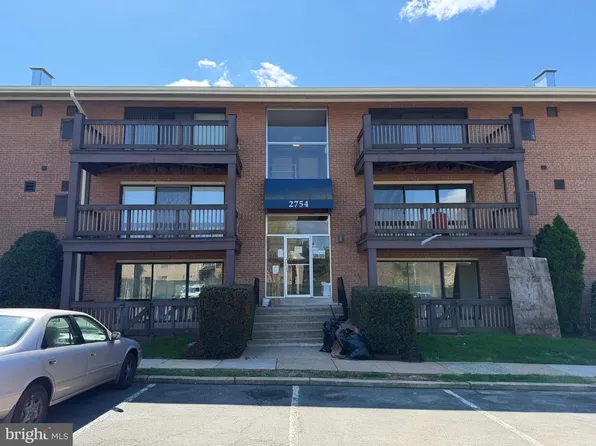 2754 Hollywood Rd APT 202, Falls Church, VA 22043