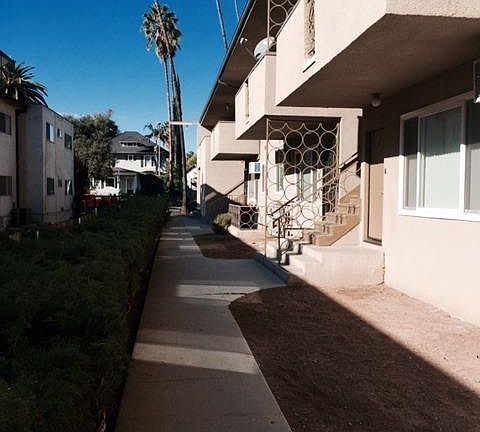 3rd image of 580 N Los Robles Ave APT 3