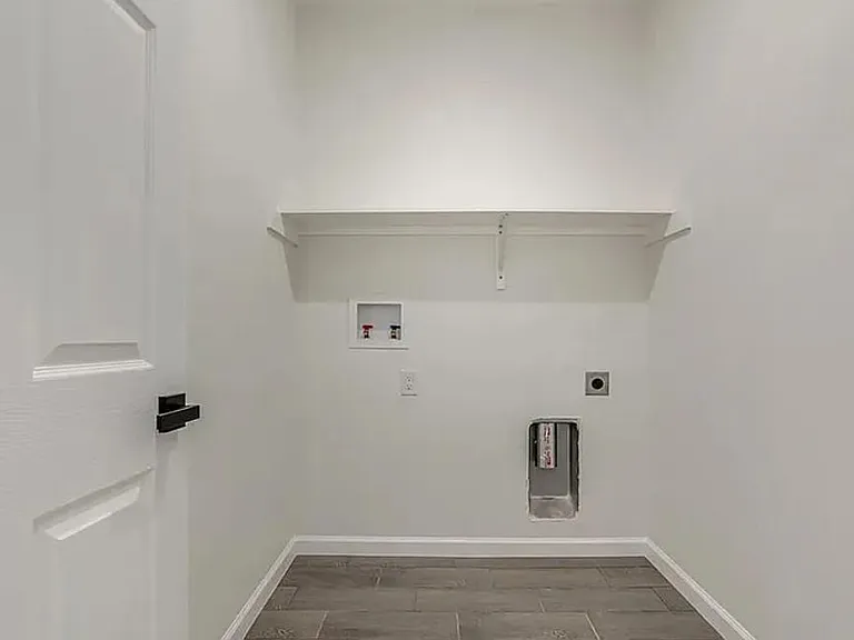 1583 Bonnyview Dr — Photo 9