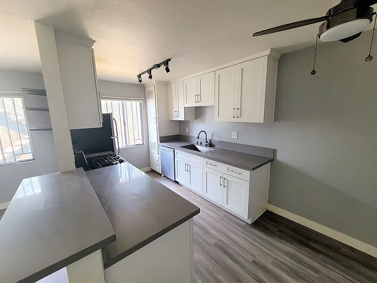 Renovated Units In Echo Park — Photo 4
