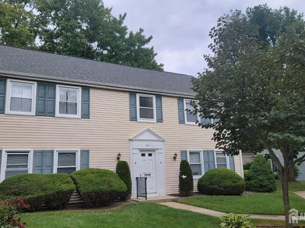 241 N Mayflower Way, Monroe Township, NJ 08831