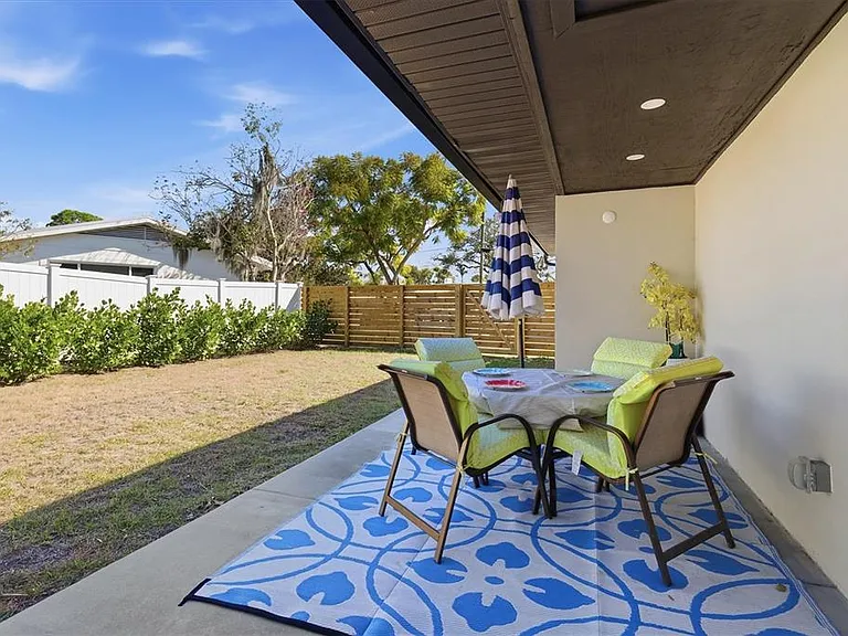 5247 Carmilfra Dr — Photo 28