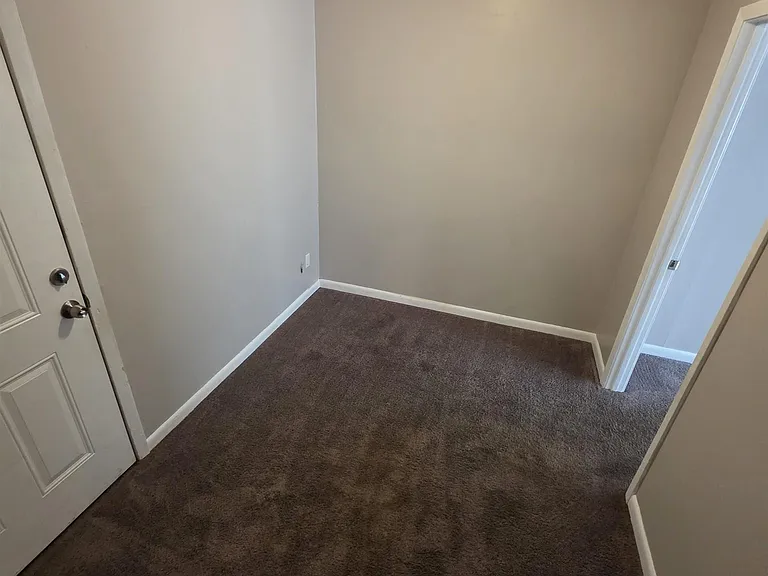 8 W Windsor Dr — Photo 8