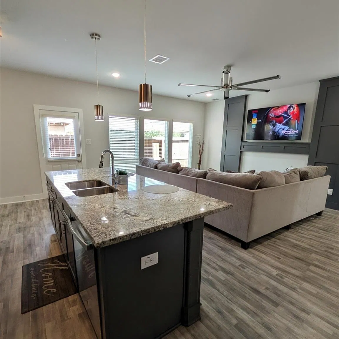 3 bed, 2.5 bath, 1832 sqft, $2,500 — Photo 4