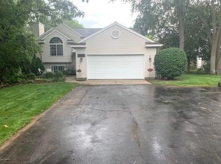3125 Jeanlin Dr SE, Grand Rapids, MI 49546