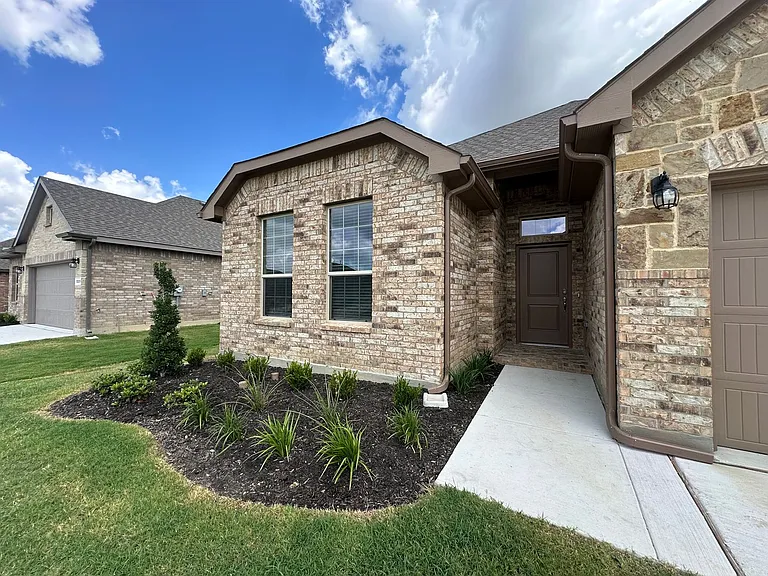 5231 Meadow Ln — Photo 2