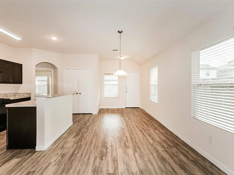 5707 S Brenwood Dr — Photo 3