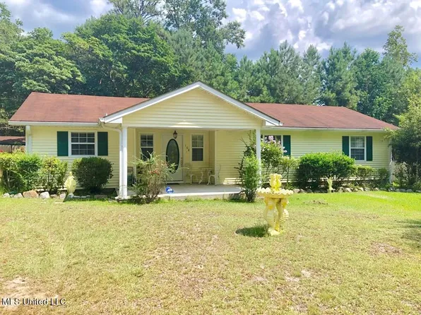 108 Edgewood Dr, Carriere, MS 39426