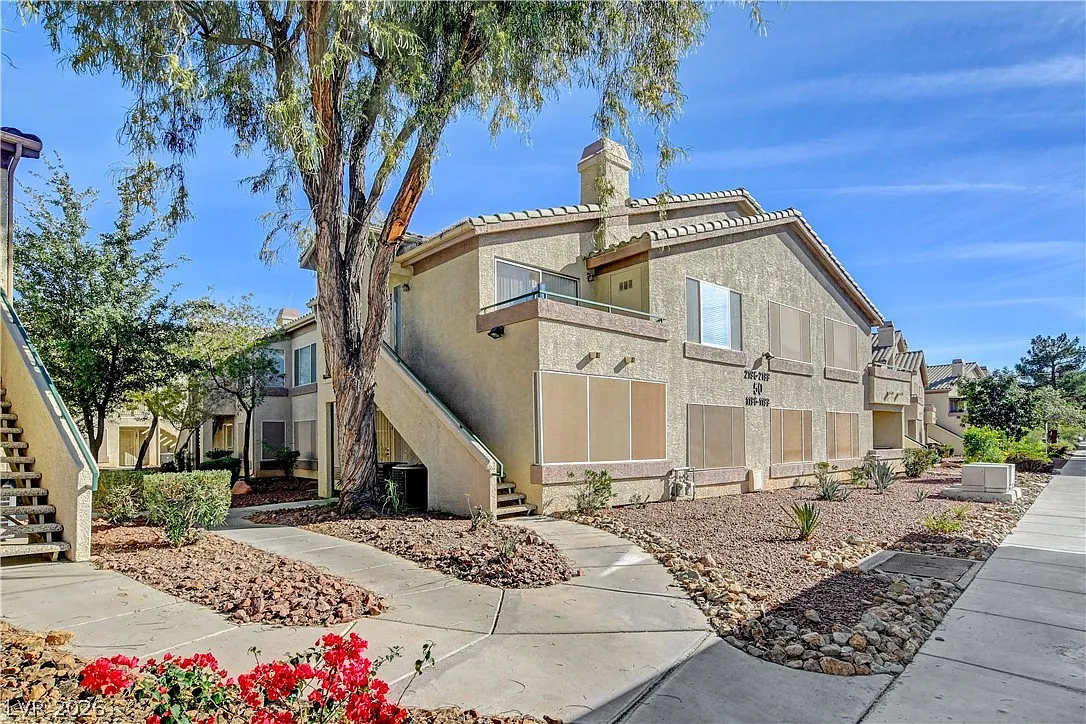 2 bed, 2.0 bath, 1050 sqft, $1,395 — Photo 1