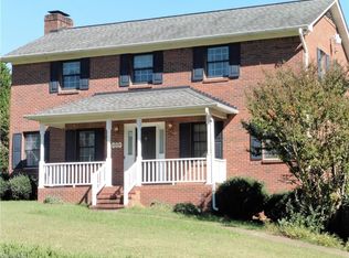 4909 Folkstone Ct, Pfafftown, NC 27040