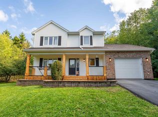 90 Ingram Dr, Fall River, NS B2T 1A4