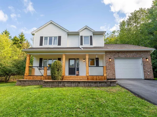 90 Ingram Dr, Fall River, NS B2T 1A4