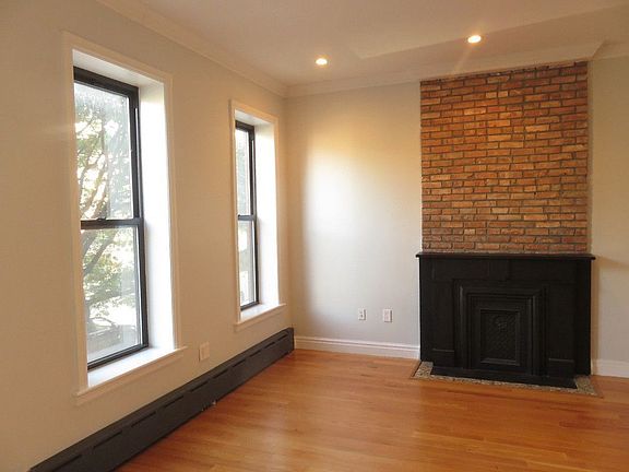 3rd image of 584 Vanderbilt Ave APT 3