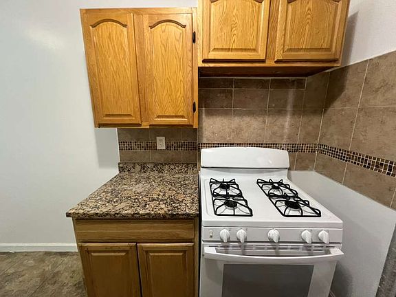 4th image of 3304 Holland Ave #L