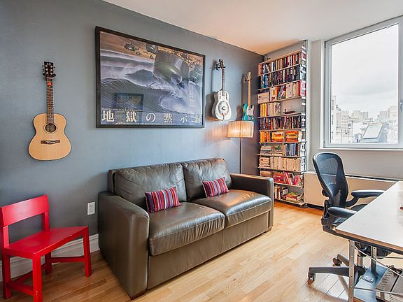 2nd image of 158 Hester St APT 6G