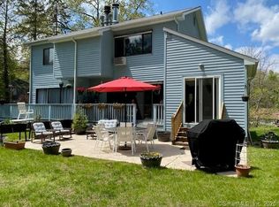 7 Maple Ln #A, Bethel, CT 06801