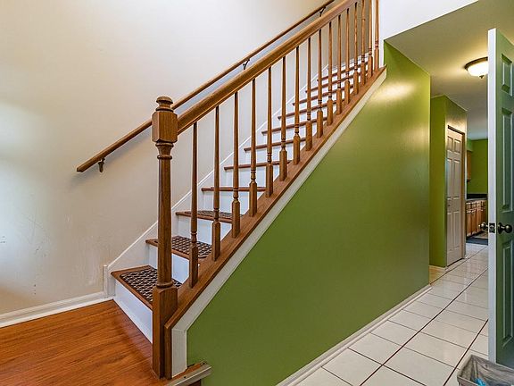 3rd image of 774 E Whispering Oaks Ct