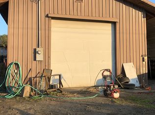 212 NE 3rd St, Willamina, OR 97396