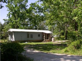 717 Wellborn Ave, Carrabelle, FL 32322