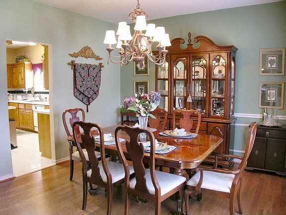 4th image of 417 Fairway Meadows Dr