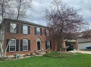 1382 Meadowood Dr, Amelia, OH