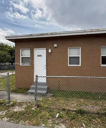 3rd image of 646 NW 14th Ter E