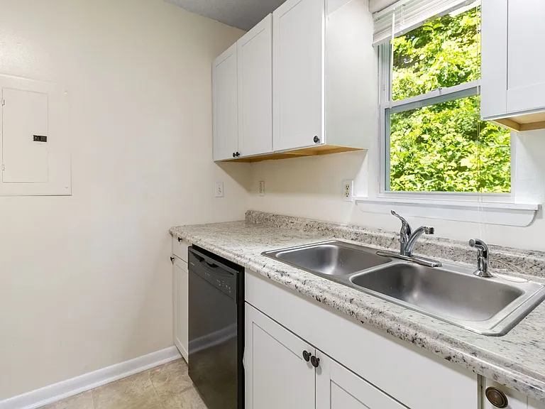 100 Bearwood Dr — Photo 7