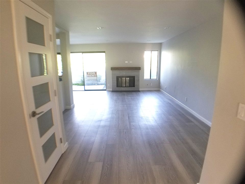 1st image of 526 Via De La Valle Unit D