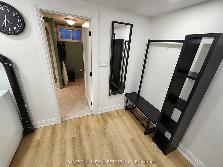 118 Charlotte St — Photo 13