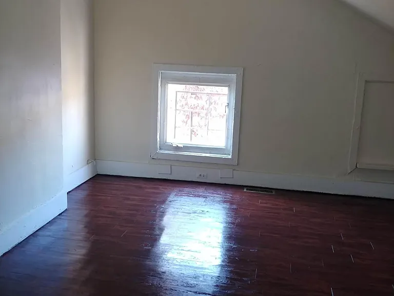 329 Keturah St #F2 — Photo 6