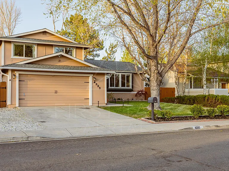 4325 Mendocino Ln — Photo 2
