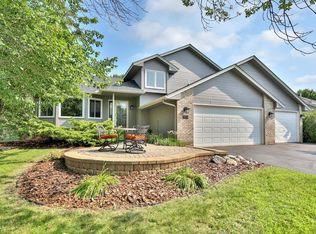 1010 Bluff Pass N, Chaska, MN 55318