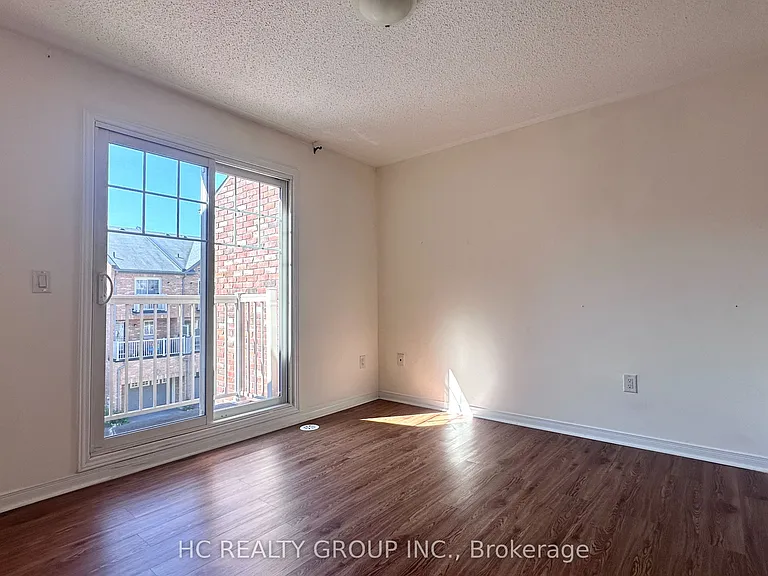5257 Major Mackenzie Dr E — Photo 3