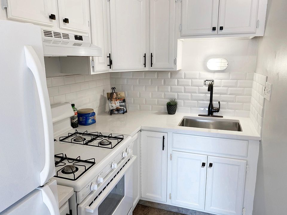 1st image of 1243 Martin Dr #3