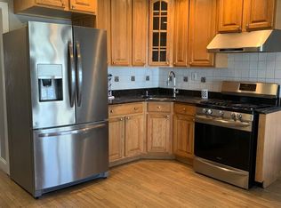 16 Robert Ave FLOOR 1, Elmont, NY 11003