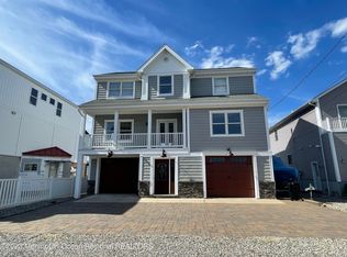 41 Farragut Dr, Brick, NJ 08723